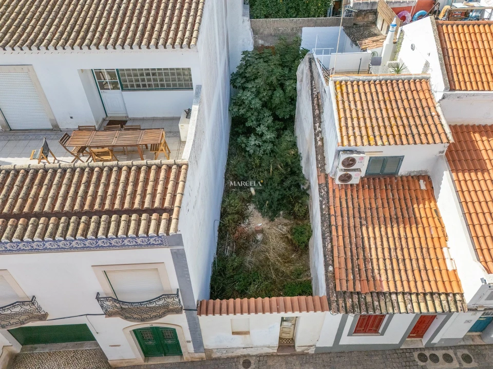Terreno para Venda em Lagos (São Sebastião e Santa Maria) Foto 1