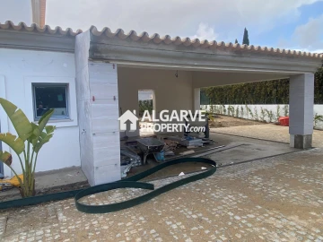 Moradia T4 para Venda em Quarteira
