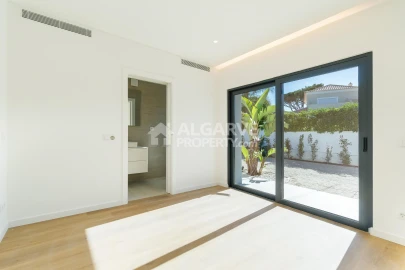 Moradia T4 para Venda em Quarteira