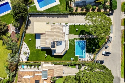 Moradia T4 para Venda em Quarteira