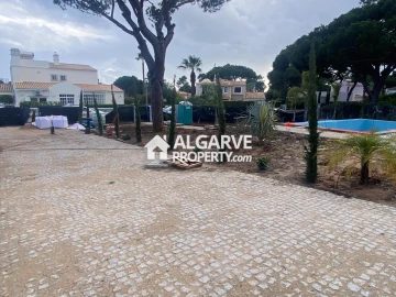 Moradia T4 para Venda em Quarteira