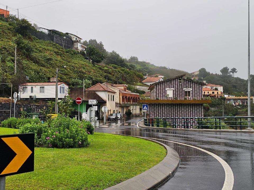 Loja para Arrendamento em Jardim da Serra Foto 6