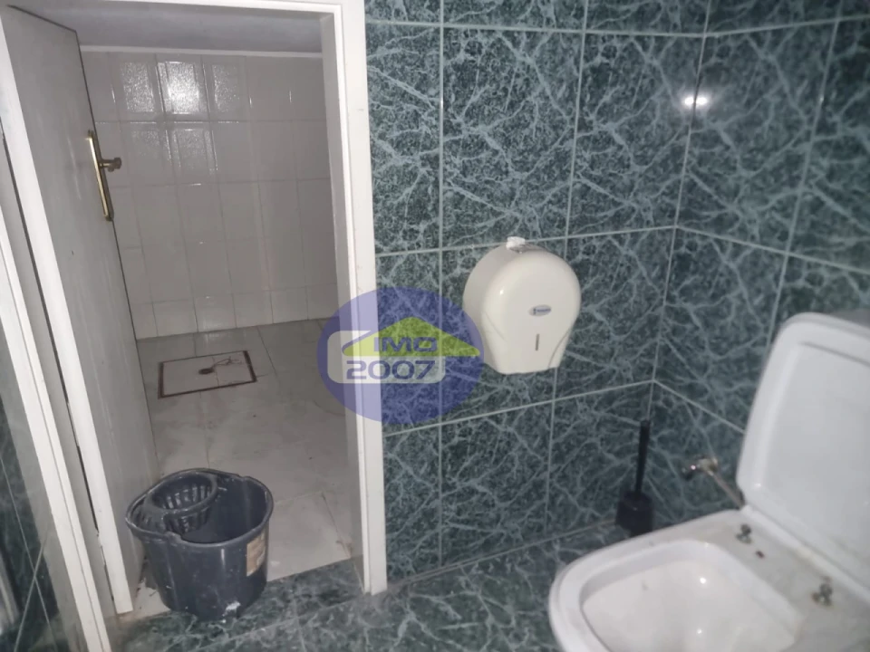 Loja para Arrendamento em Grijó e Sermonde Foto 10