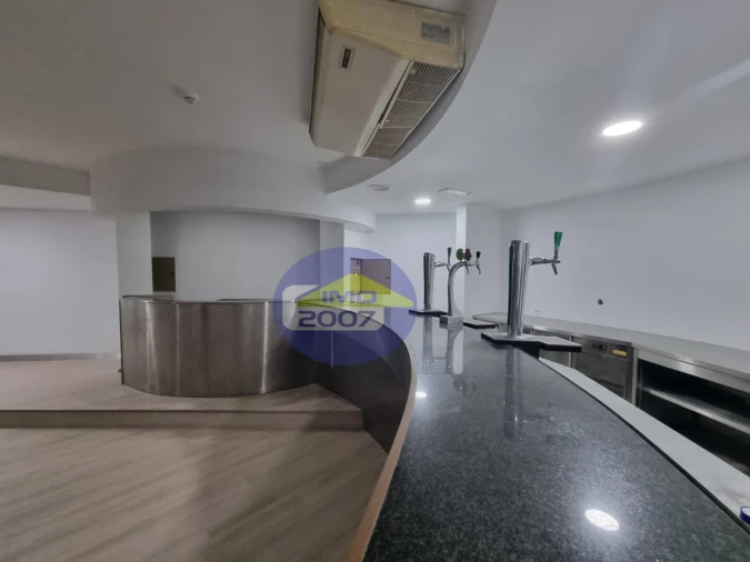 Loja para Arrendamento em Grijó e Sermonde Foto 1