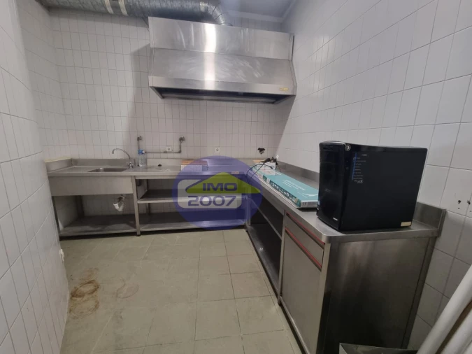 Loja para Arrendamento em Grijó e Sermonde Foto 2