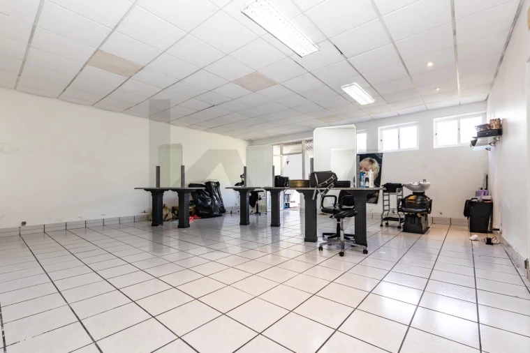 Moradia T5 para Venda em Lagoa (Nossa Senhora do Rosario) Foto 6