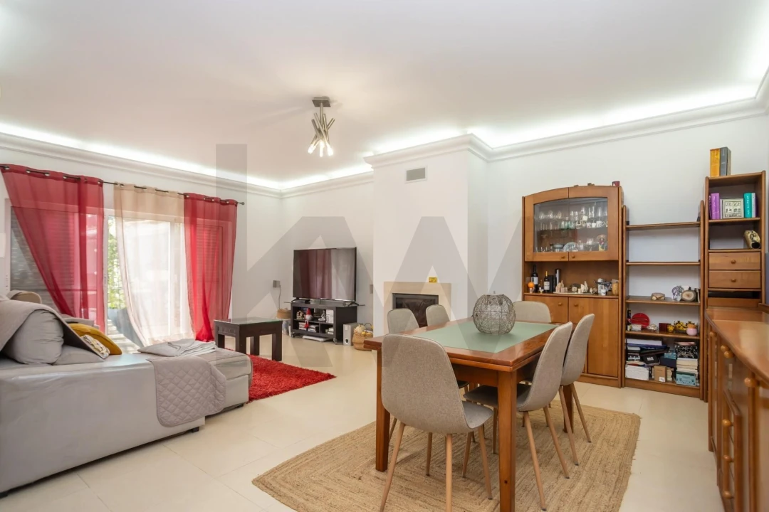 Moradia T4 para Venda em Alhos Vedros Foto 8