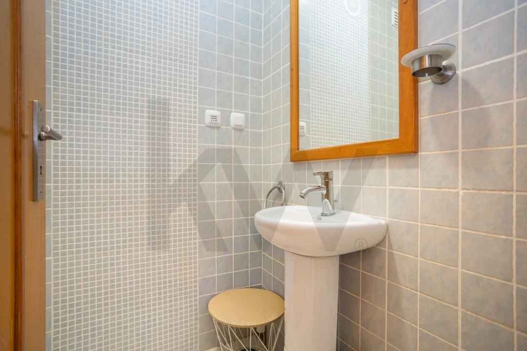 Moradia T4 para Venda em Alhos Vedros Foto 11