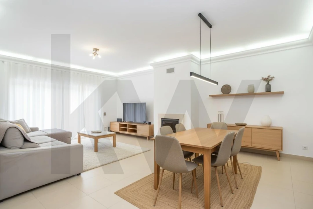 Moradia T4 para Venda em Alhos Vedros Foto 1