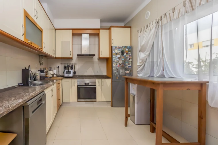 Moradia T4 para Venda em Alhos Vedros Foto 4