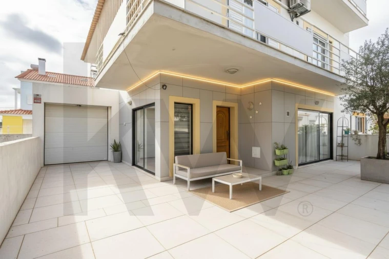 Moradia T4 para Venda em Alhos Vedros Foto 9