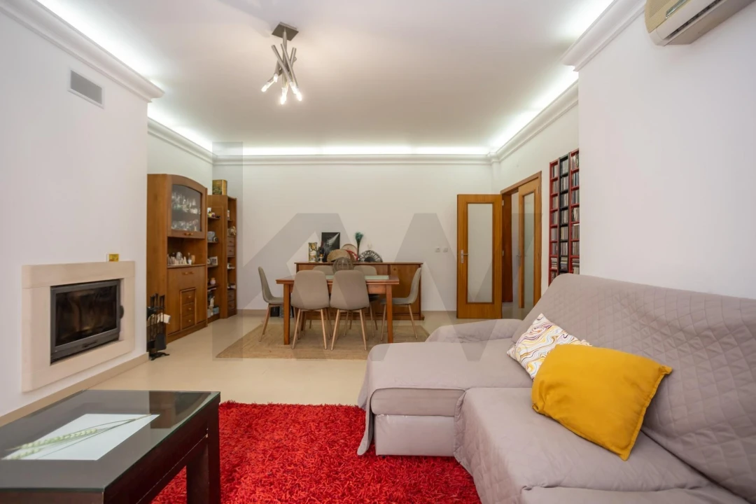 Moradia T4 para Venda em Alhos Vedros Foto 1