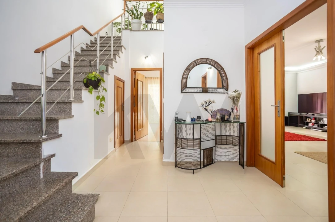 Moradia T4 para Venda em Alhos Vedros Foto 6