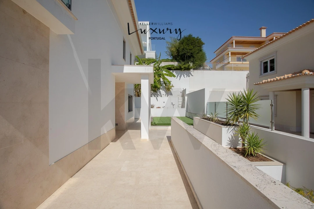 Moradia T5 para Venda em Algés, Linda-A-Velha e Cruz Quebrada-Dafundo Foto 24