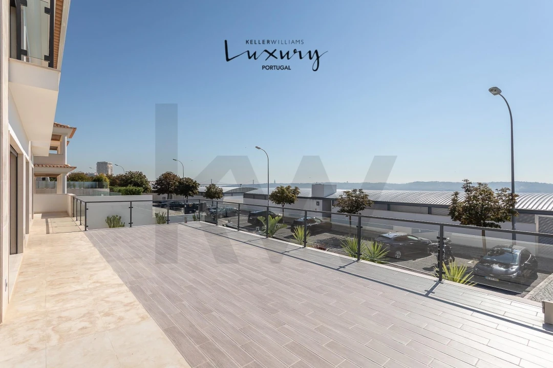 Moradia T5 para Venda em Algés, Linda-A-Velha e Cruz Quebrada-Dafundo Foto 27