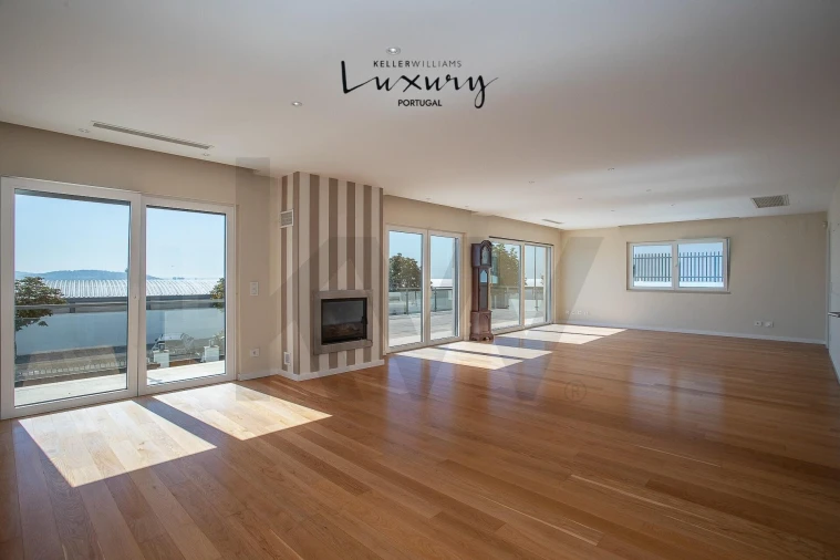 Moradia T5 para Venda em Algés, Linda-A-Velha e Cruz Quebrada-Dafundo Foto 17