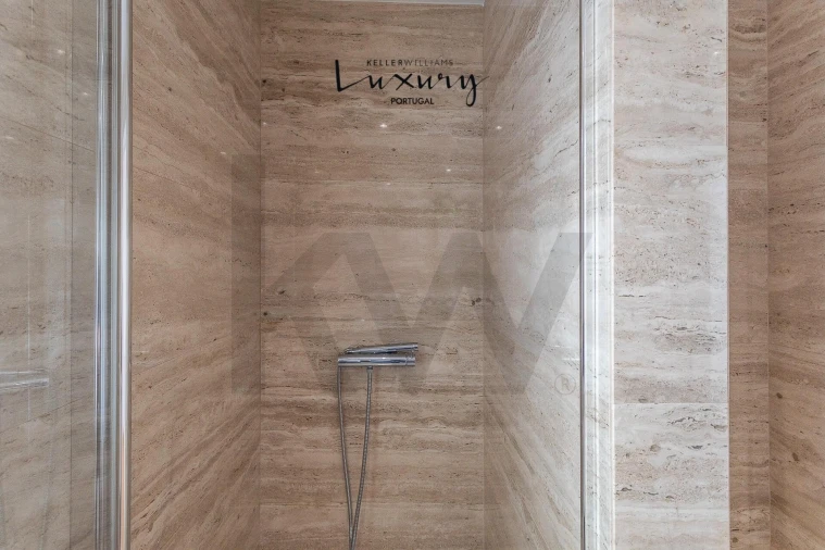 Moradia T5 para Venda em Algés, Linda-A-Velha e Cruz Quebrada-Dafundo Foto 8