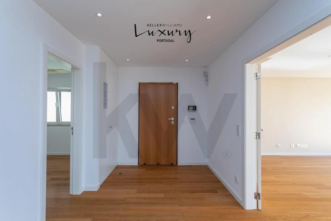 Moradia T5 para Venda em Algés, Linda-A-Velha e Cruz Quebrada-Dafundo Foto 2