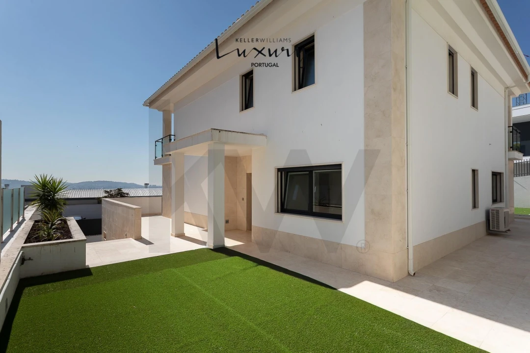 Moradia T5 para Venda em Algés, Linda-A-Velha e Cruz Quebrada-Dafundo Foto 33