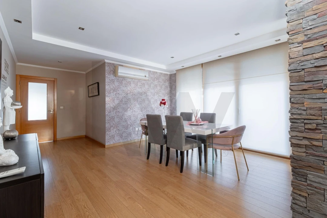 Moradia T4 para Venda em Almargem do Bispo, Pêro Pinheiro e Montelavar Foto 42