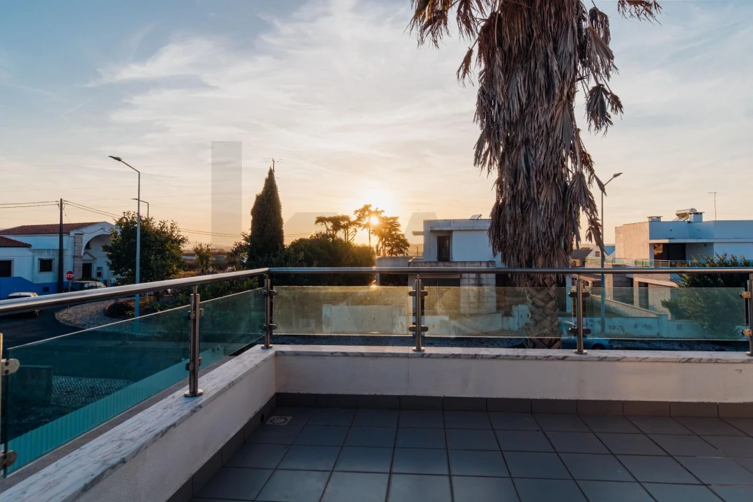 Moradia T4 para Venda em Almargem do Bispo, Pêro Pinheiro e Montelavar Foto 15