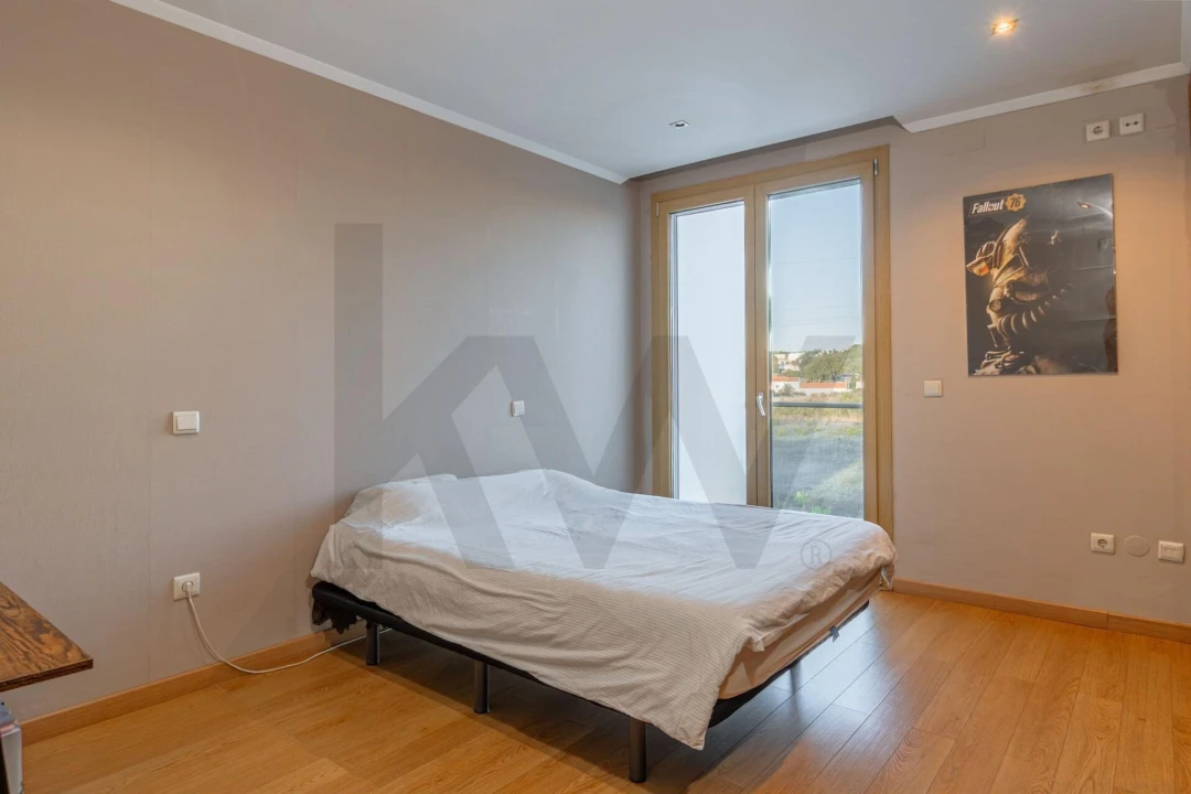 Moradia T4 para Venda em Almargem do Bispo, Pêro Pinheiro e Montelavar Foto 22