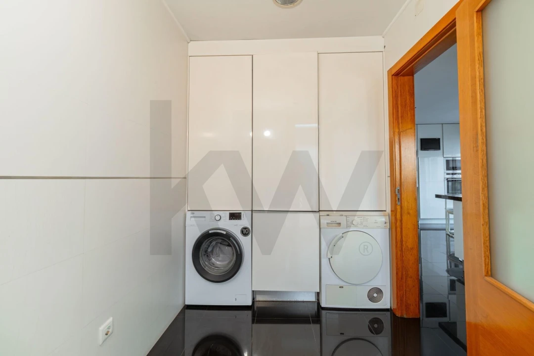 Moradia T4 para Venda em Almargem do Bispo, Pêro Pinheiro e Montelavar Foto 37