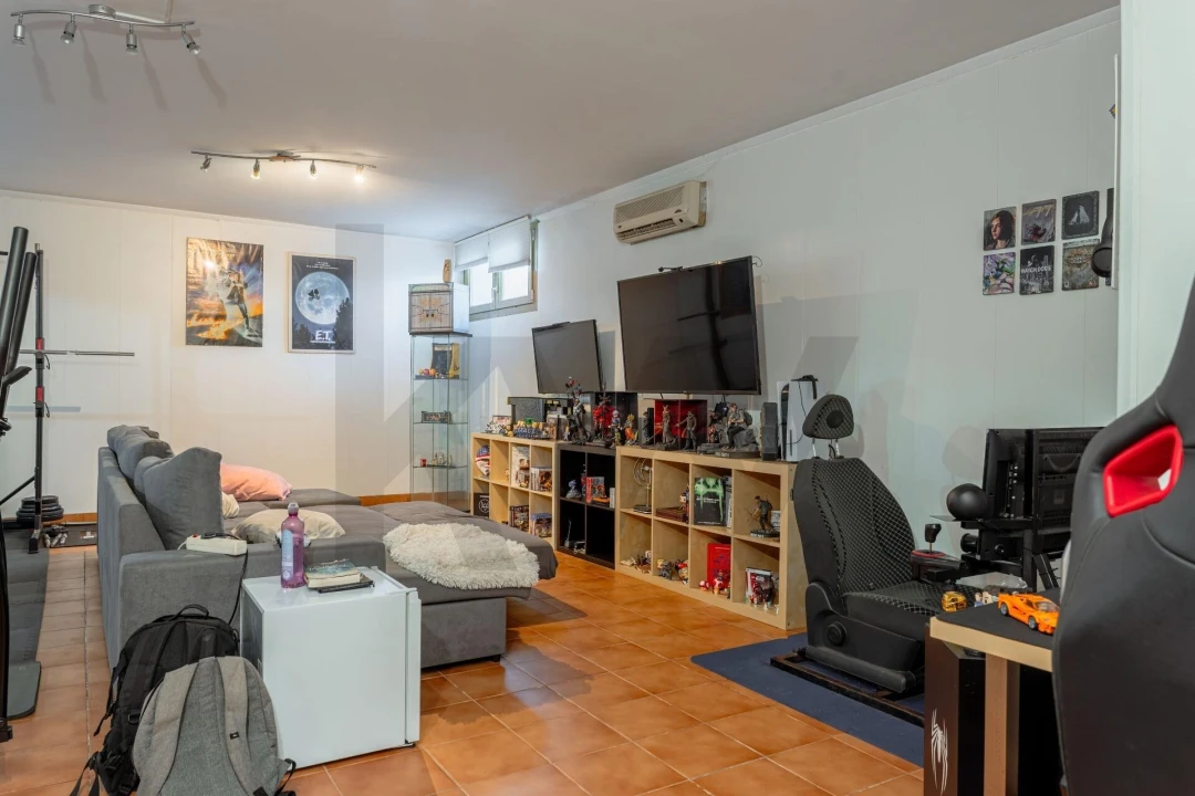 Moradia T4 para Venda em Almargem do Bispo, Pêro Pinheiro e Montelavar Foto 51