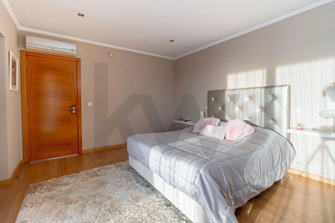 Moradia T4 para Venda em Almargem do Bispo, Pêro Pinheiro e Montelavar Foto 30