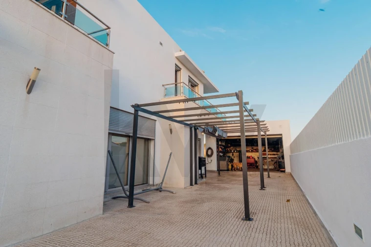 Moradia T4 para Venda em Almargem do Bispo, Pêro Pinheiro e Montelavar Foto 11