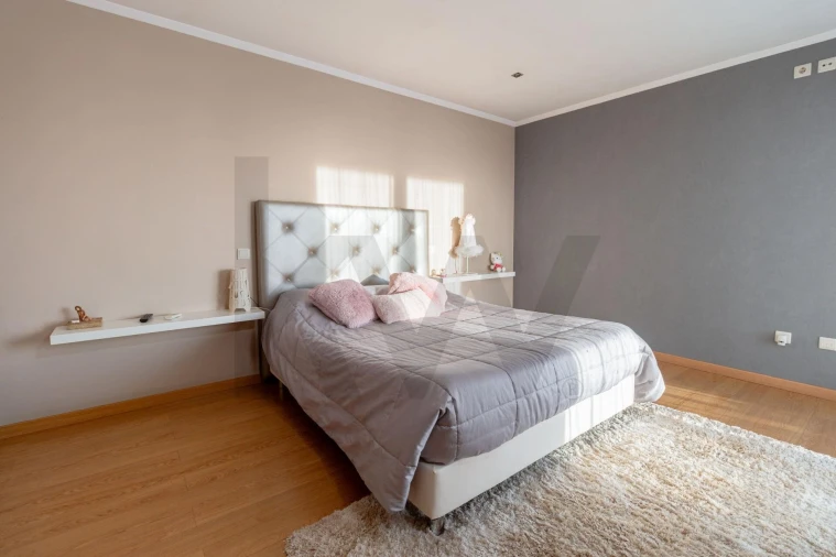 Moradia T4 para Venda em Almargem do Bispo, Pêro Pinheiro e Montelavar Foto 31