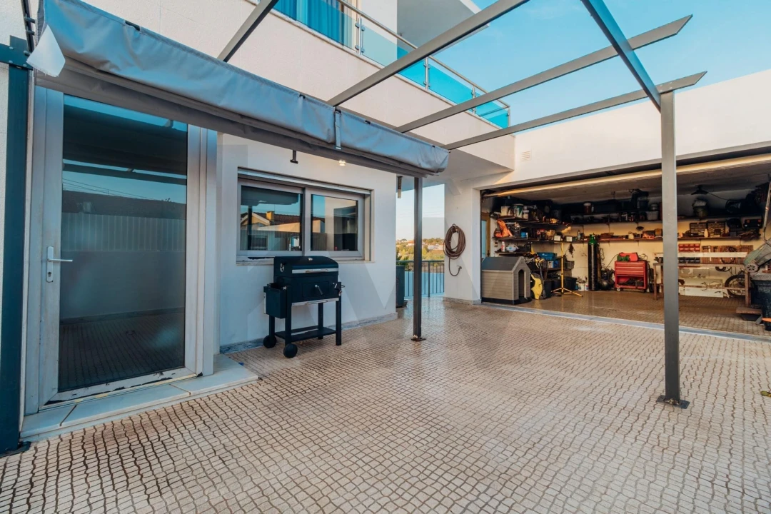 Moradia T4 para Venda em Almargem do Bispo, Pêro Pinheiro e Montelavar Foto 10