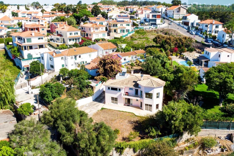 Moradia T4 para Venda em Agualva e Mira-Sintra Foto 2