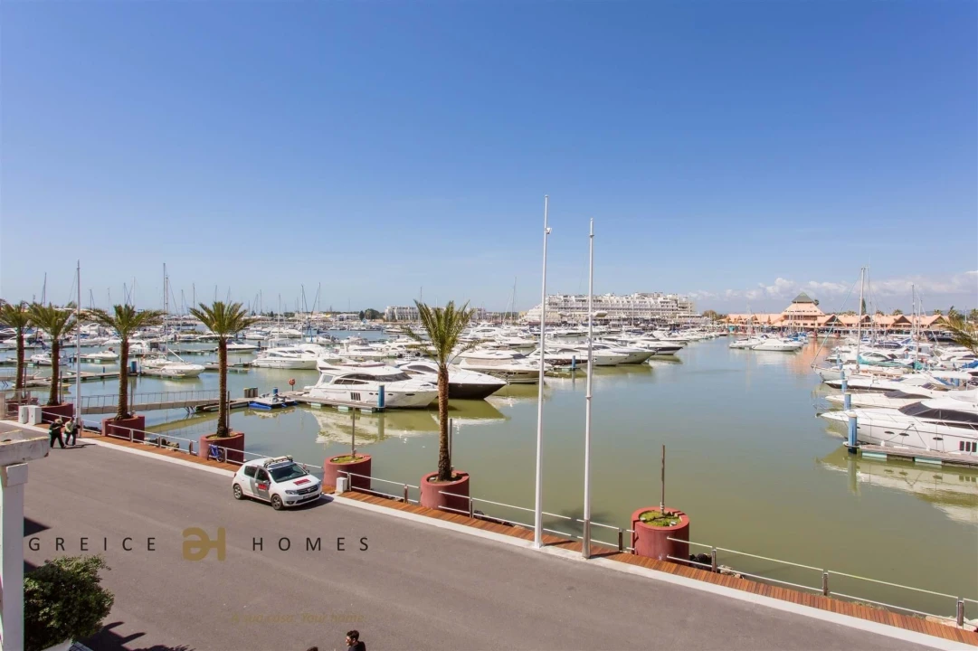 Apartamento T1 para Venda em Quarteira Foto 11