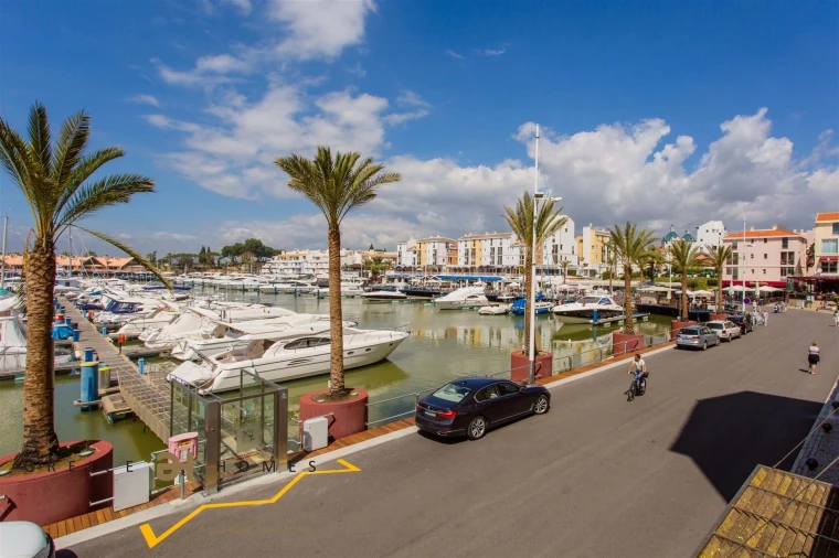 Apartamento T1 para Venda em Quarteira Foto 12