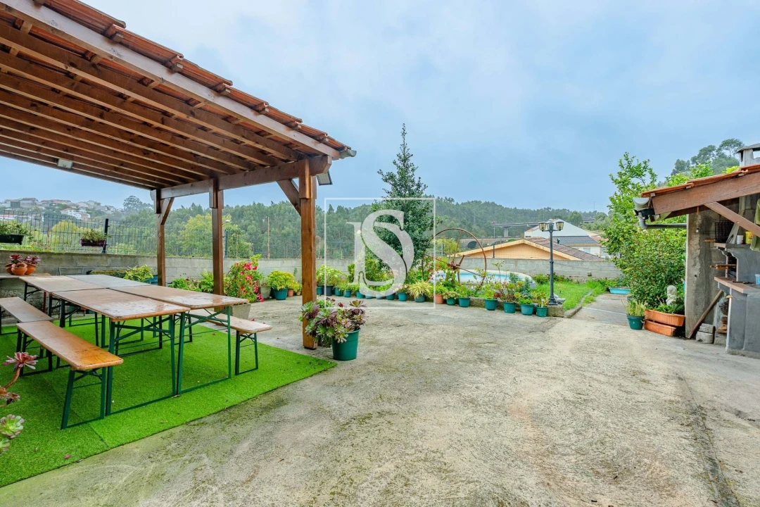 Moradia T4 para Venda em Custoias Foto 4