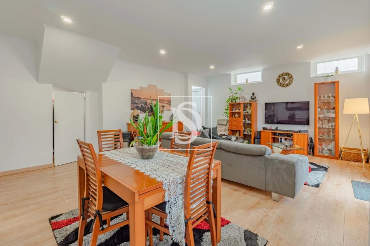 Moradia T4 para Venda em Custoias Foto 9