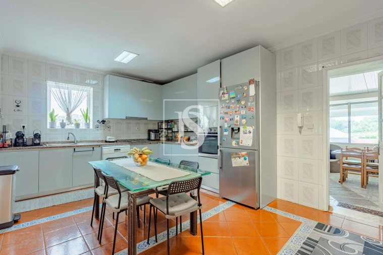 Moradia T4 para Venda em Custoias Foto 13