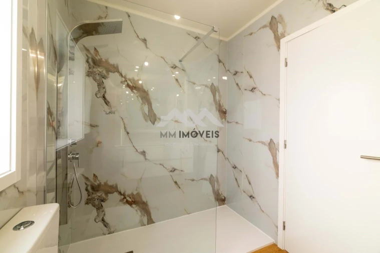 Moradia T4 para Venda em Matosinhos e Leça da Palmeira Foto 52