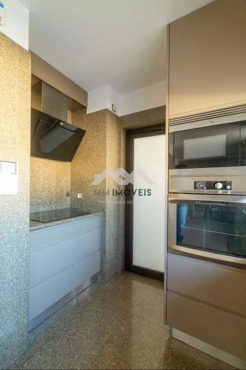 Apartamento T5 para Venda em Matosinhos e Leça da Palmeira