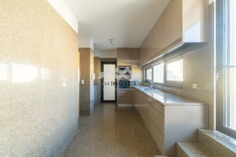 Apartamento T5 para Venda em Matosinhos e Leça da Palmeira Foto 51