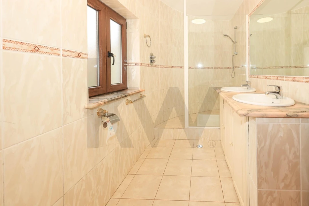 Moradia T5 para Venda em São Silvestre Foto 27