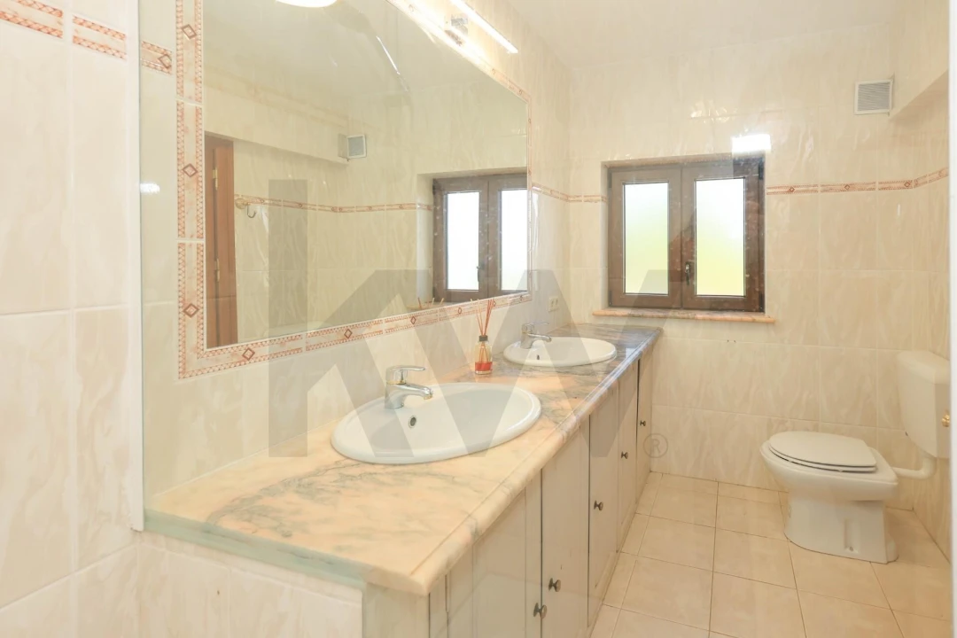 Moradia T5 para Venda em São Silvestre Foto 30