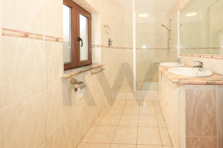 Moradia T5 para Venda em São Silvestre Foto 27