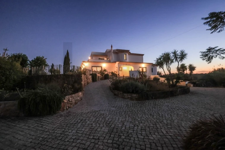 Moradia T5 para Venda em São Silvestre Foto 52