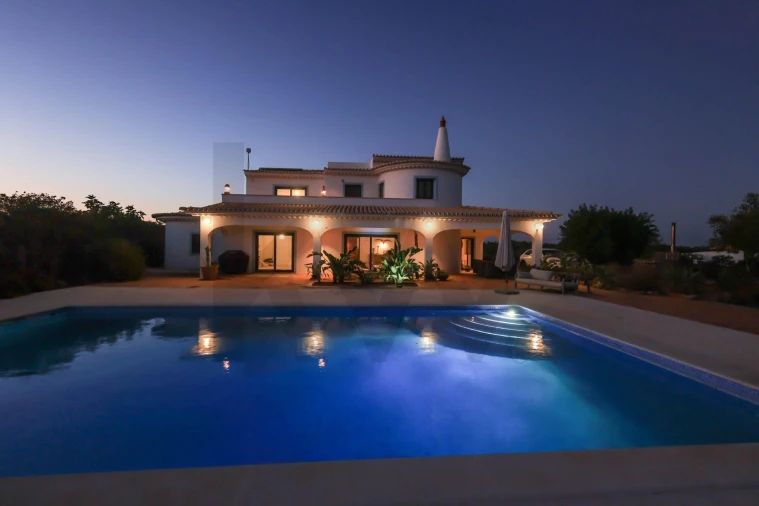 Moradia T5 para Venda em São Silvestre Foto 8