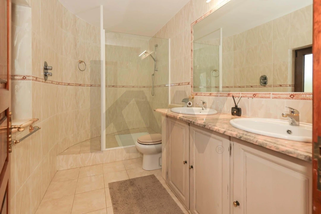 Moradia T5 para Venda em São Silvestre Foto 33