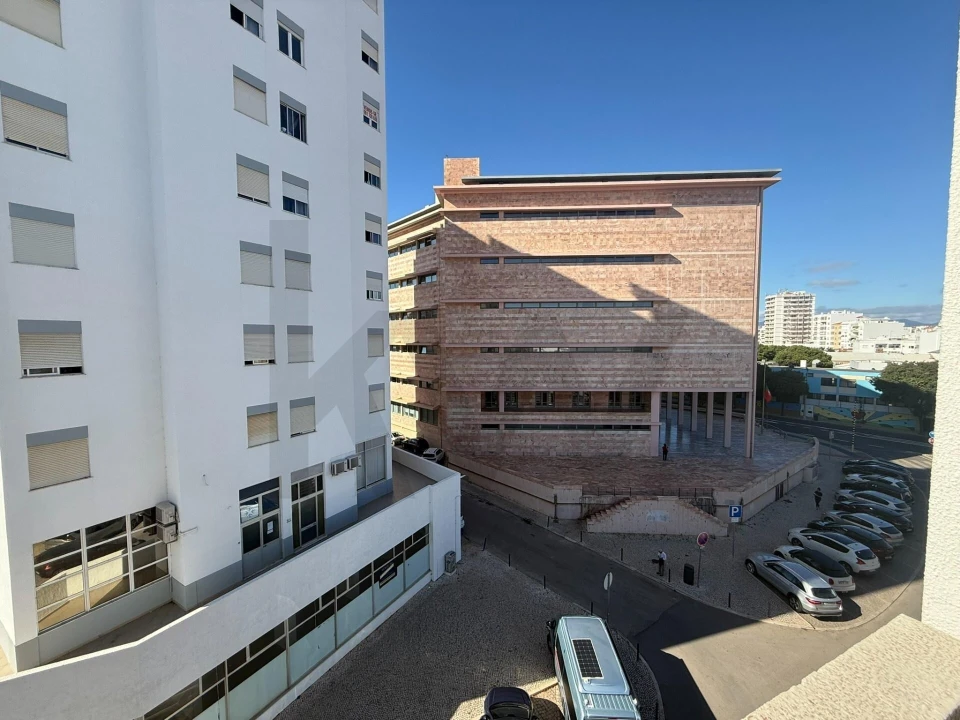 Apartamento T2 para Venda em Portimão Foto 13