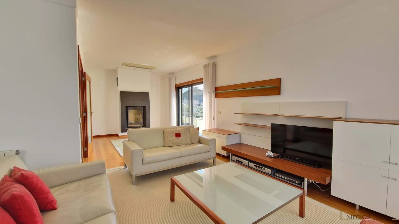 Moradia T5 para Venda em Bougado (São Martinho e Santiago) Foto 9