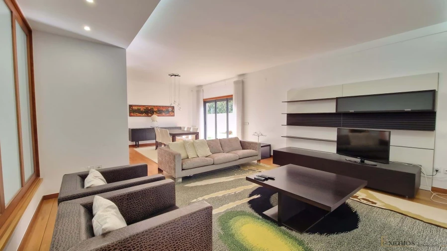 Moradia T5 para Venda em Bougado (São Martinho e Santiago) Foto 2